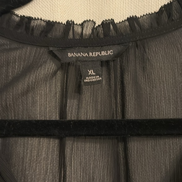 Black Banana Republic blouse xl with ruffle trim and tie front - Picture 2 of 5